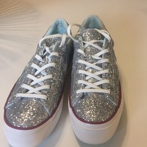 Converse platform shoes